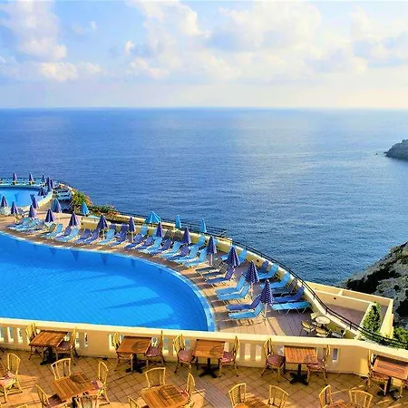 Athina Palace - Mades